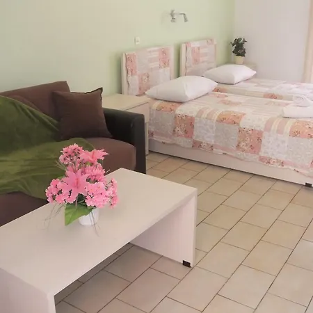 Apart-hotel Byron 2*