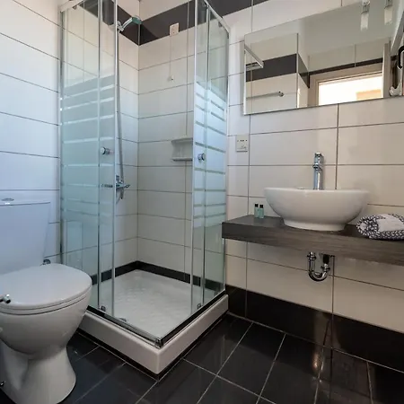 Apart-hotel Byron 2*