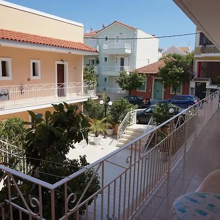 Ξενοδοχείο με διαμερίσματα Byron 2*