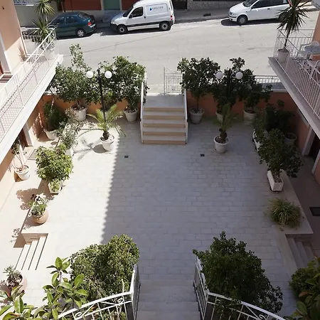 Ξενοδοχείο με διαμερίσματα Byron