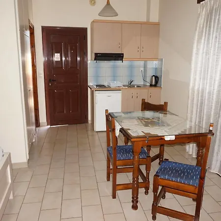 Ξενοδοχείο με διαμερίσματα Byron 2*