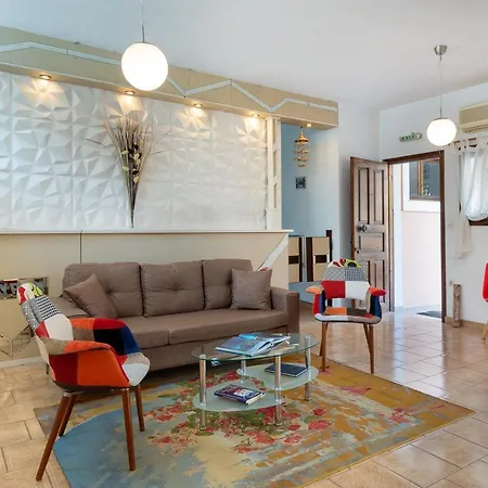 Byron Ξενοδοχείο με διαμερίσματα 2*